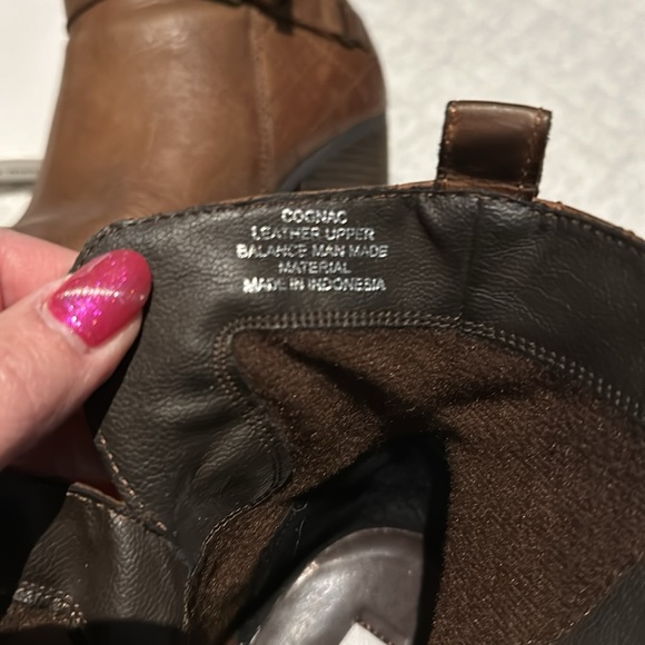 Steve Madden boots; size 8.5; Reesea style; Brian in color - Picture 5 of 6